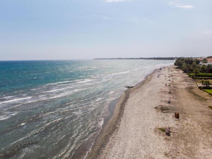 Yialos Village By Cybarco Larnaca Bagian luar foto